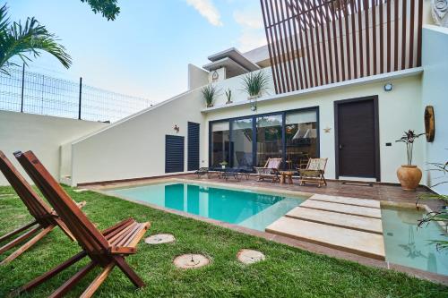 Two Houses One Deal in La Veleta With Private Pool, Patio and Great Amenities