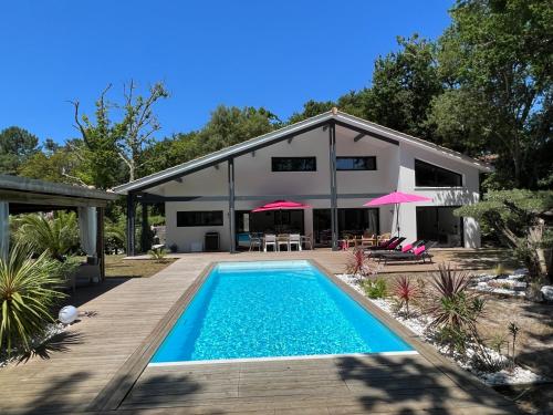 Villa du Bois de la Fontaine, 4 étoiles, avec grande piscine privée gîte à louer Moliets-et-Maa