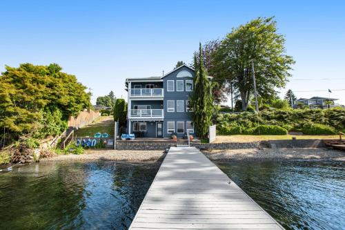 Paddle Boards Private Dock Sleeps 9 - Lake Stevens