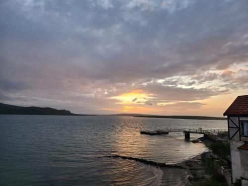 Sunset Villa - image 2