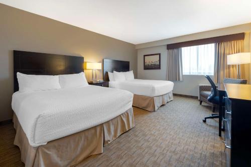 Queen Room with Two Queen Beds - Non-Smoking