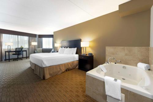 King Room with Spa Bath - Non-Smoking