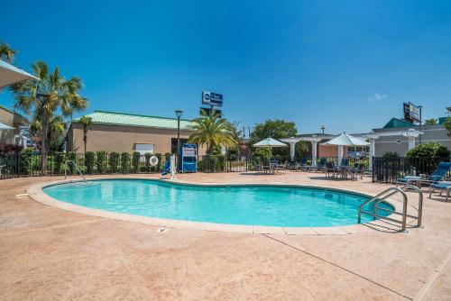 Best Western Flagship Inn - image 6