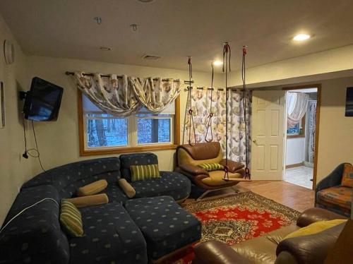 Lakefront!!! 4BR/3BA , sauna, private dock, boat.. in Arrowhead Lake, USA