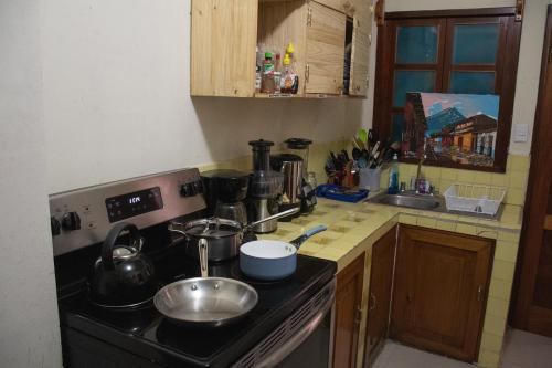 Kitchen, Hostal de la Fuente in Antigua Guatemala