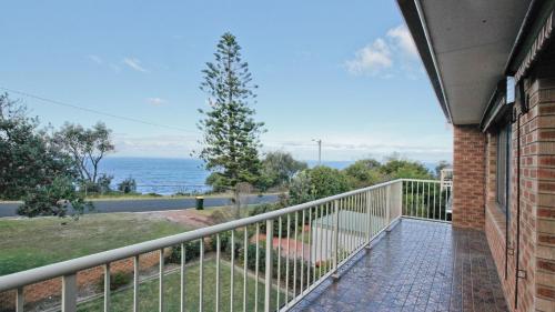 The Gull Ocean views family home Bermagui