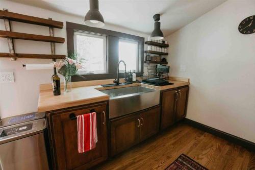 The Residence-beautiful home in the heart of downtown The Residence-beautiful home in the heart of downtown