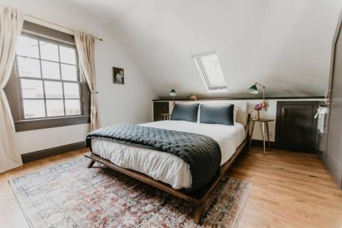 The Residence-beautiful home in the heart of downtown The Residence-beautiful home in the heart of downtown