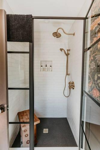 The Residence-beautiful home in the heart of downtown The Residence-beautiful home in the heart of downtown