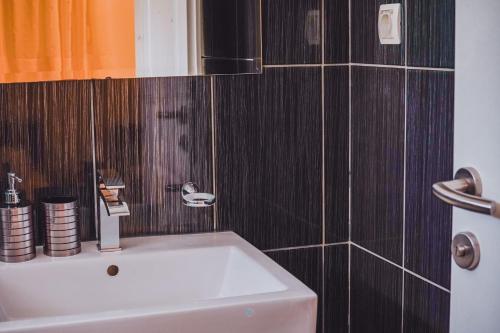 Two-Bedroom Holiday Home image 9