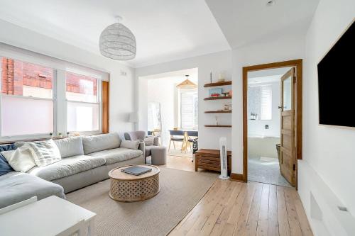 A South Bondi Family Hideout for Beach Aficionados - image 6