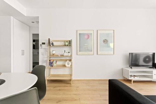 Sunshine Pacific - A Spacious Boutique Stay - image 7