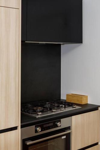 One-Bedroom Apartment image 9