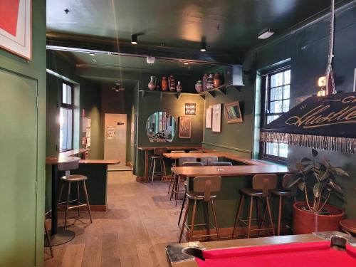 Darlo Bar