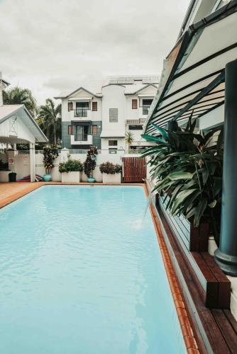 ทัศนียภาพ, Cairns Queens Court in ตัวเมืองแคร์นส์