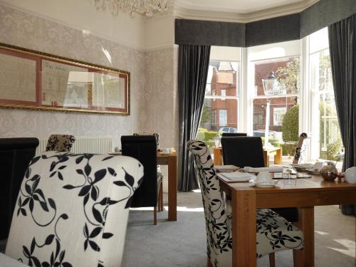 Haversham House - Adults Only - image 9