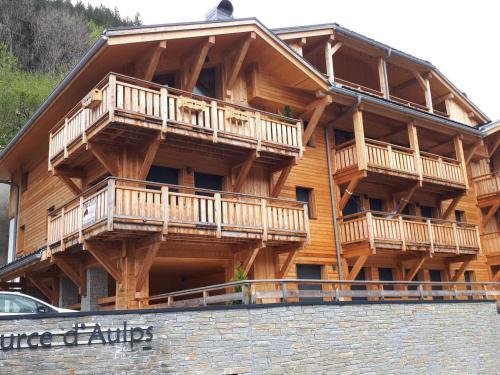 Appartement neuf 4 chambres au pied des pistes avec terrasse, parking et services inclus - Morzine - near Pre-Favre Ski Lift
