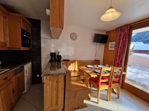Joli T2 classe 1* au pied des pistes et telepherique de Nyon - Morzine, avec parking et wifi - FR-1- near le chalet du verard