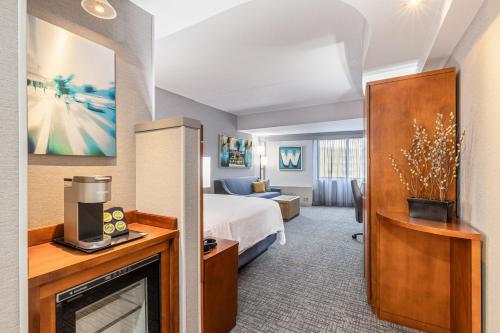 Courtyard by Marriott Boston Waltham - image 11