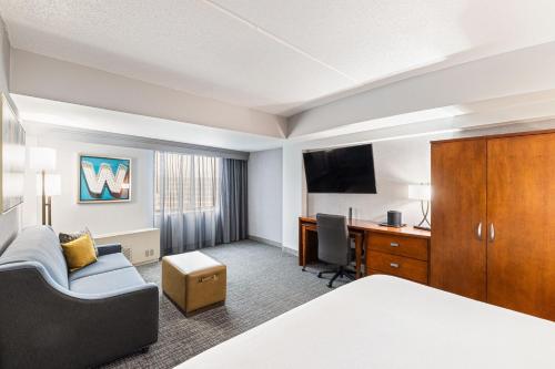 Courtyard by Marriott Boston Waltham - image 11
