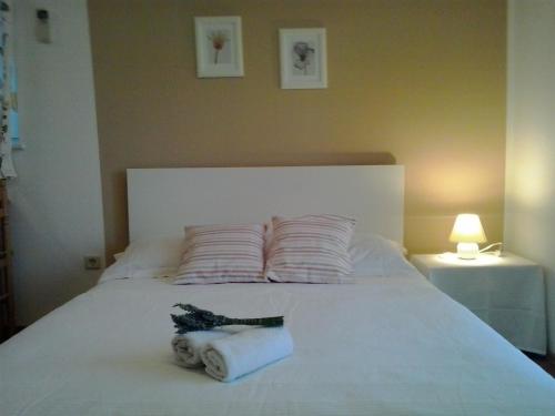 1 double bed, 1 twin bed