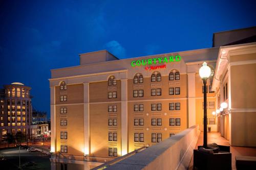 Courtyard by Marriott Norfolk Downtown - image 7
