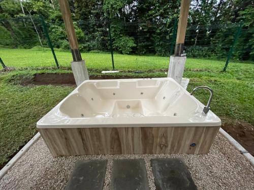 River Paradise Villa With Private Jacuzzi, Fortuna (photo 3)