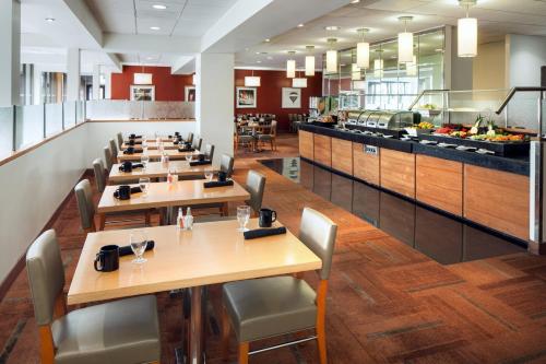 Four Points By Sheraton Los Angeles International Airport image 27