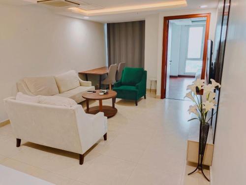 Luxury apartment in Gold Crest Mall 1 bed - image 5