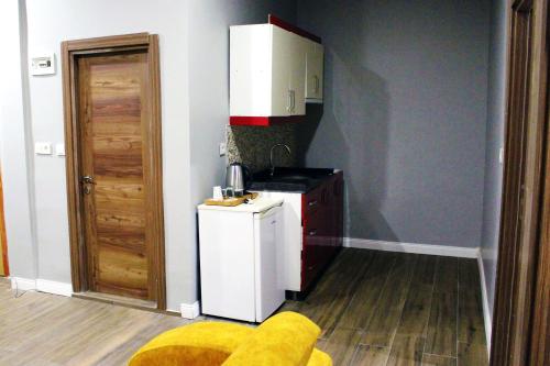biglife hotel - image 2