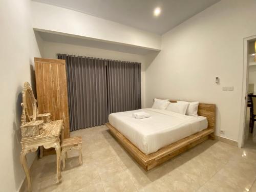 Three-Bedroom Villa image 5