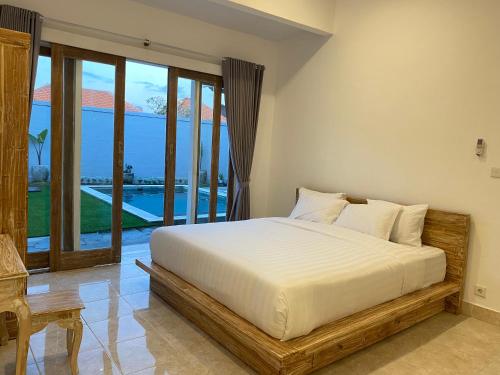 Three-Bedroom Villa image 3