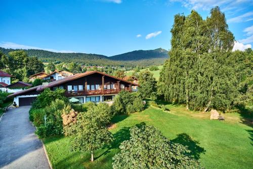ทัศนียภาพภายนอกโรงแรม, Hotel Das Bayerwald in ลาม