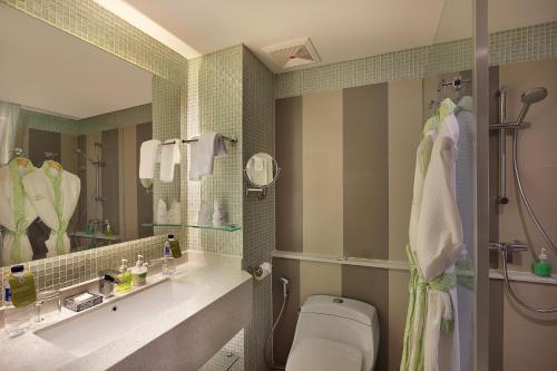 room detail thumbnail 2