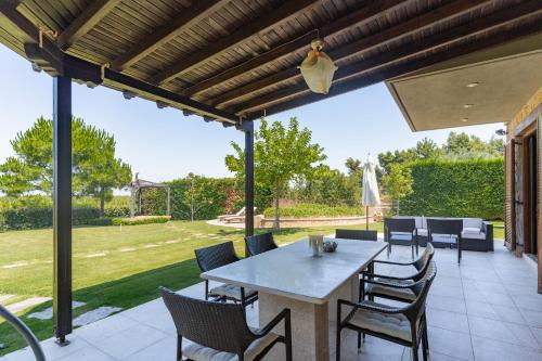 3 bedrooms, 4 beds