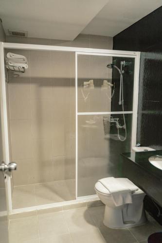 Shower, Hotel Sentral Riverview Melaka in Malacca