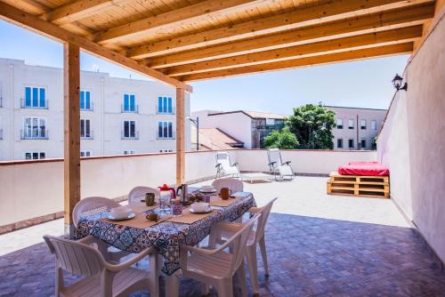 Ibiscus Apartment with Terrace by Wonderful Italy