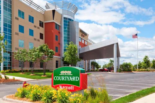 Courtyard Minneapolis Maple Grove Arbor Lakes