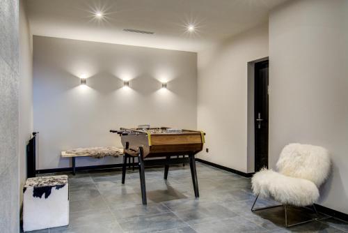 La Cordee 331 Apartment - image 14