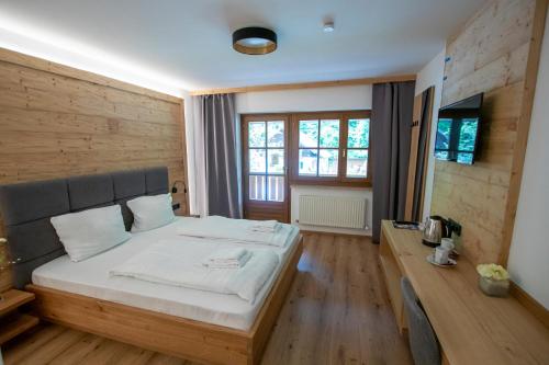 Sporthotel Dachstein West Room Type - Deluxe Double Room with Balcony