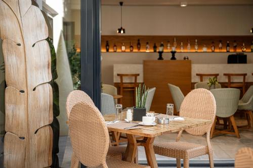 Avra City Hotel - image 5