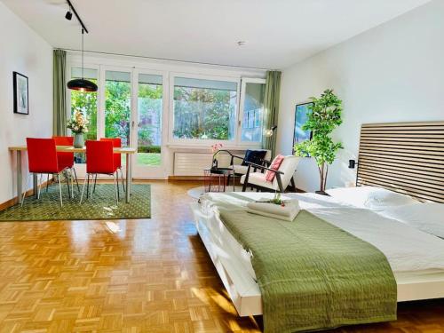 B&B Zurich - New, central studio with garden terrace and much privacy - Bed and Breakfast Zurich