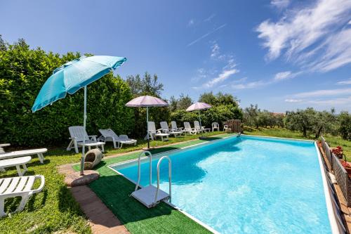 Beautiful Casolare With Pool Among Green - Happy Rentals