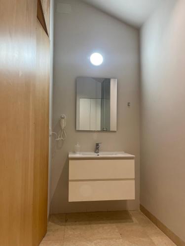 Three-Bedroom Apartment With Balcony image 5