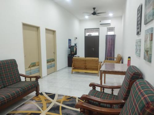 Facilities, Homestay Batu Pahat, BUSHRA near Dataran Gemilang Yong Peng