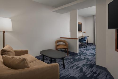 Fairfield Inn & Suites Roanoke Hollins/I-81 in Roanoke, USA