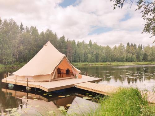 Långforsen Glamping & Lapland Experience