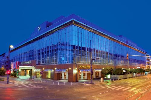 Sheraton Zagreb Hotel, Zagreb bei Cerje