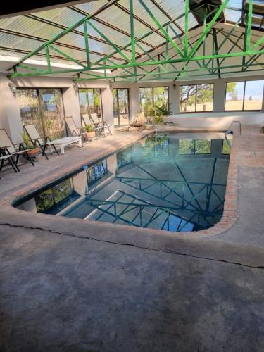 泳池, 德拉肯斯堡山休閒旅館 (Drakensberg Mountain Retreat) in 德拉根斯堡