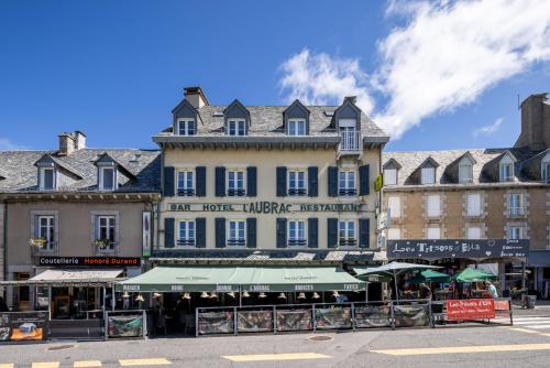 . Hôtel-Restaurant Logis l'Aubrac Laguiole